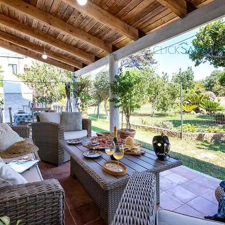 Angela Con Giardino Vicino Al Mare * Альгеро